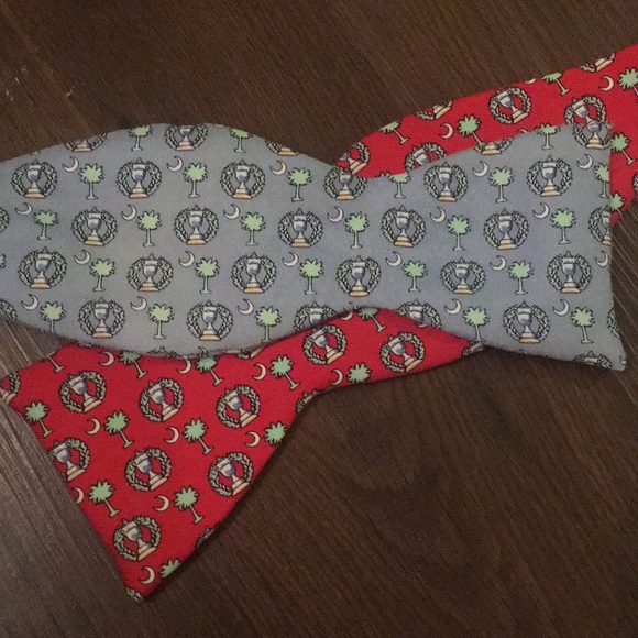 Vineyard Vines Other - VV Carolina Cup bow ties (set of two!)